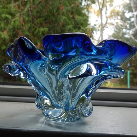 Vintage Blue Blown Glass Dish Ashtray - Picture 2 of 13